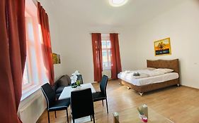 Quad-Room Near Prater Stern